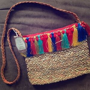 Weaved Purse with Tassles